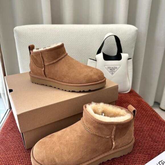 UGG Classic Ultra Mini Boots - Picture 8 of 9